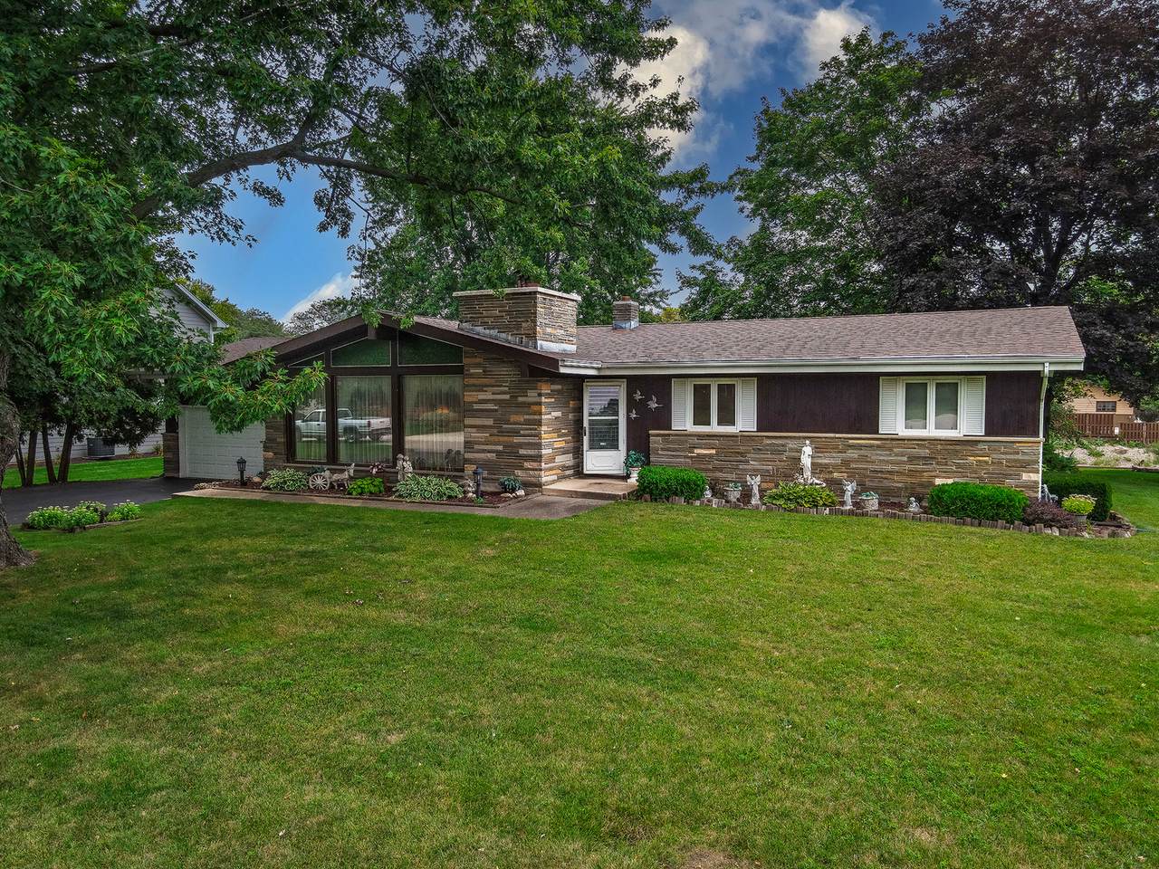 3314 Cove Court - Photo 1