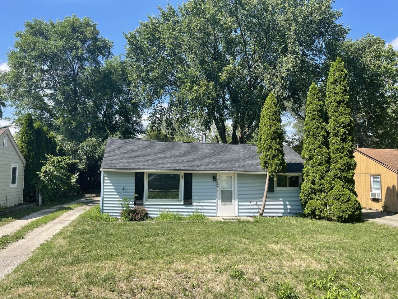 2429 Grape Street - Photo 1