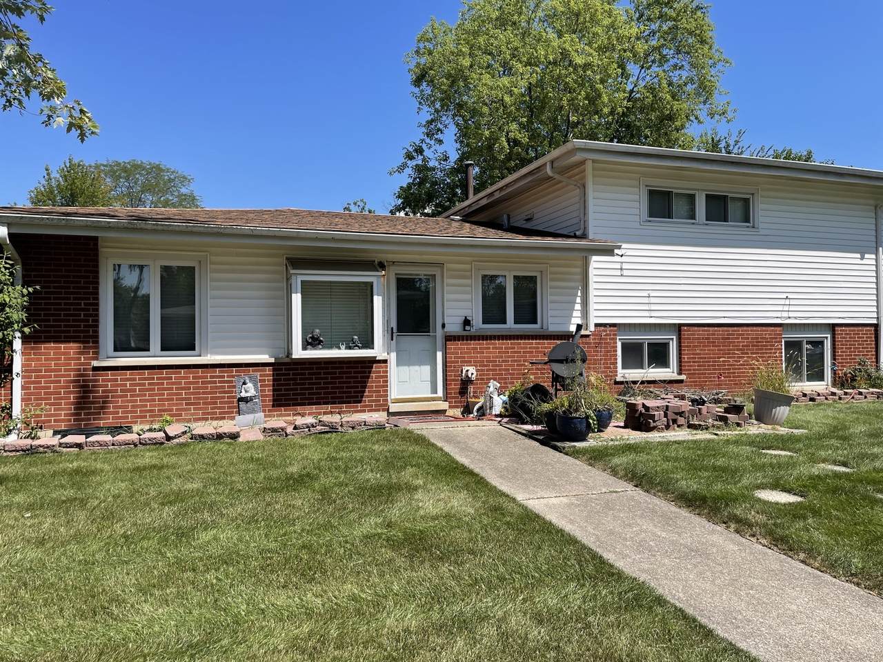 309 Douglas Street - Photo 1