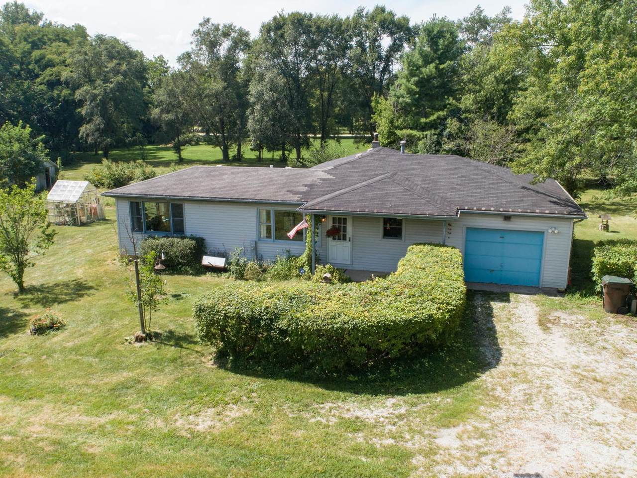 8237 Lincoln Highway - Photo 1