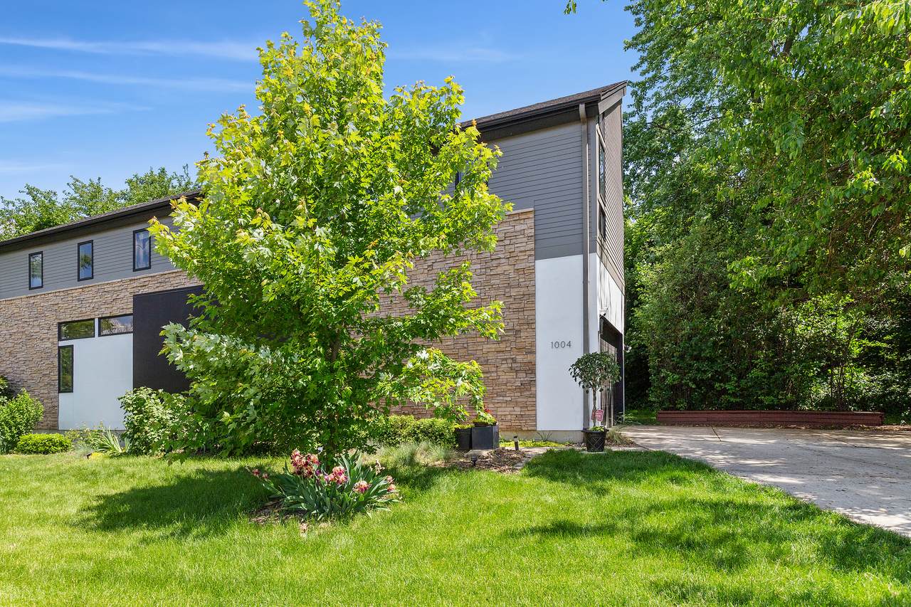 1004 Illinois Street - Photo 1