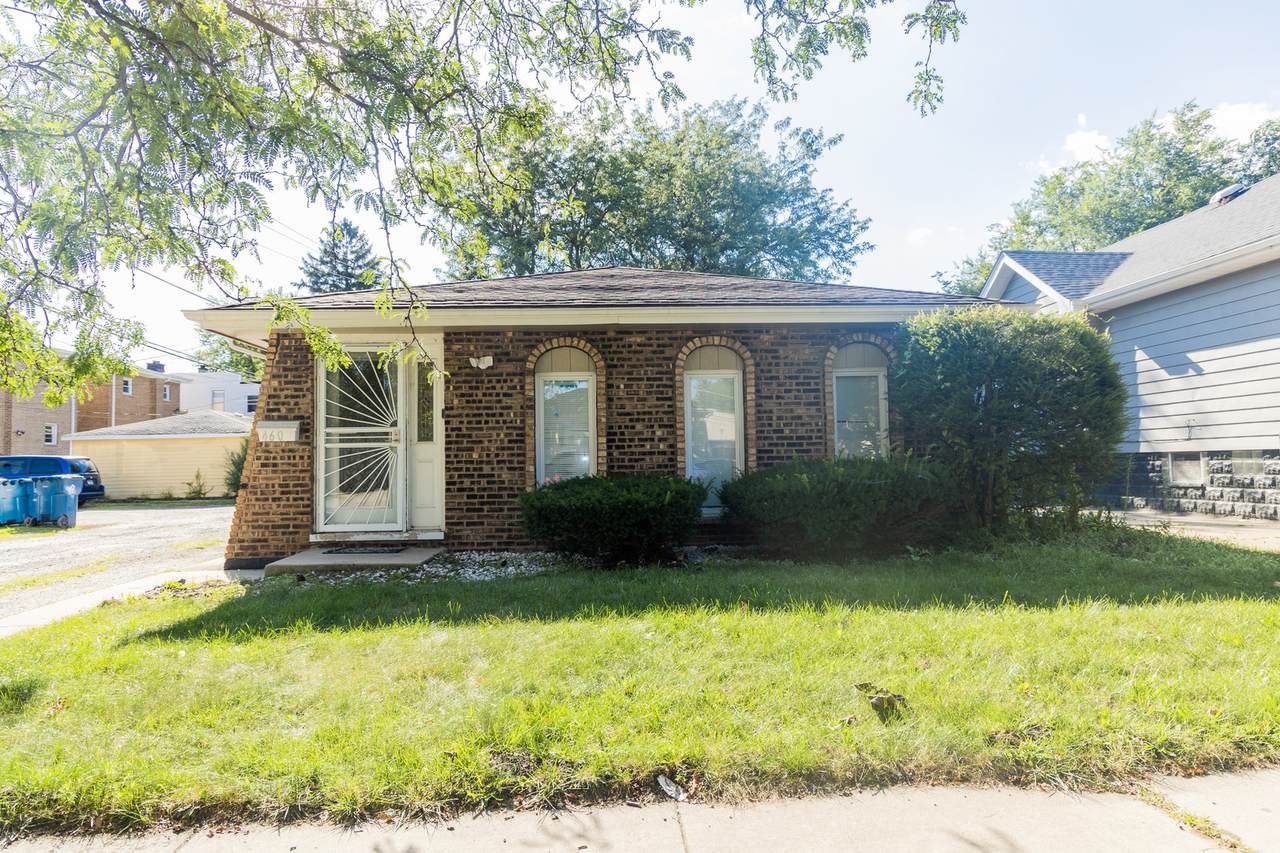 460 Greenbay Avenue - Photo 1