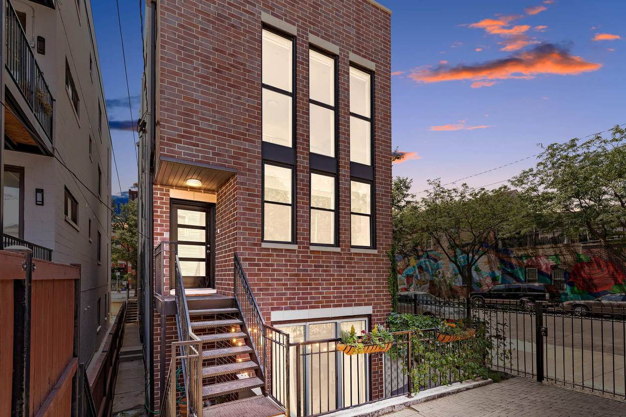1758 Cullerton Street - Photo 1