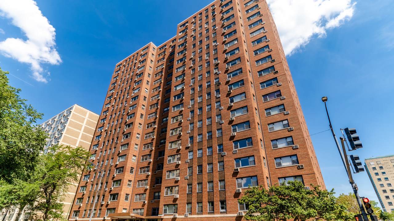2909 Sheridan Road - Photo 1