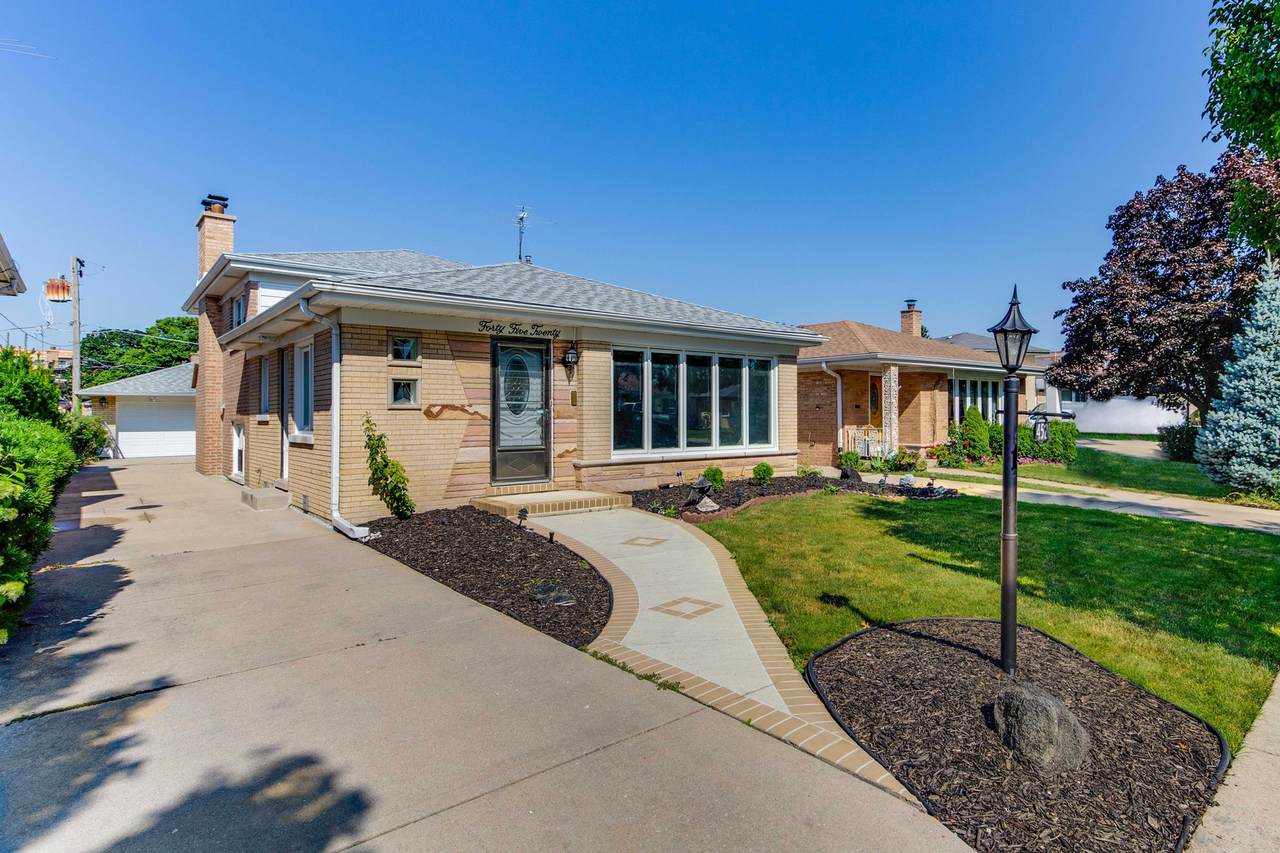 4520 Plainfield Avenue - Photo 1
