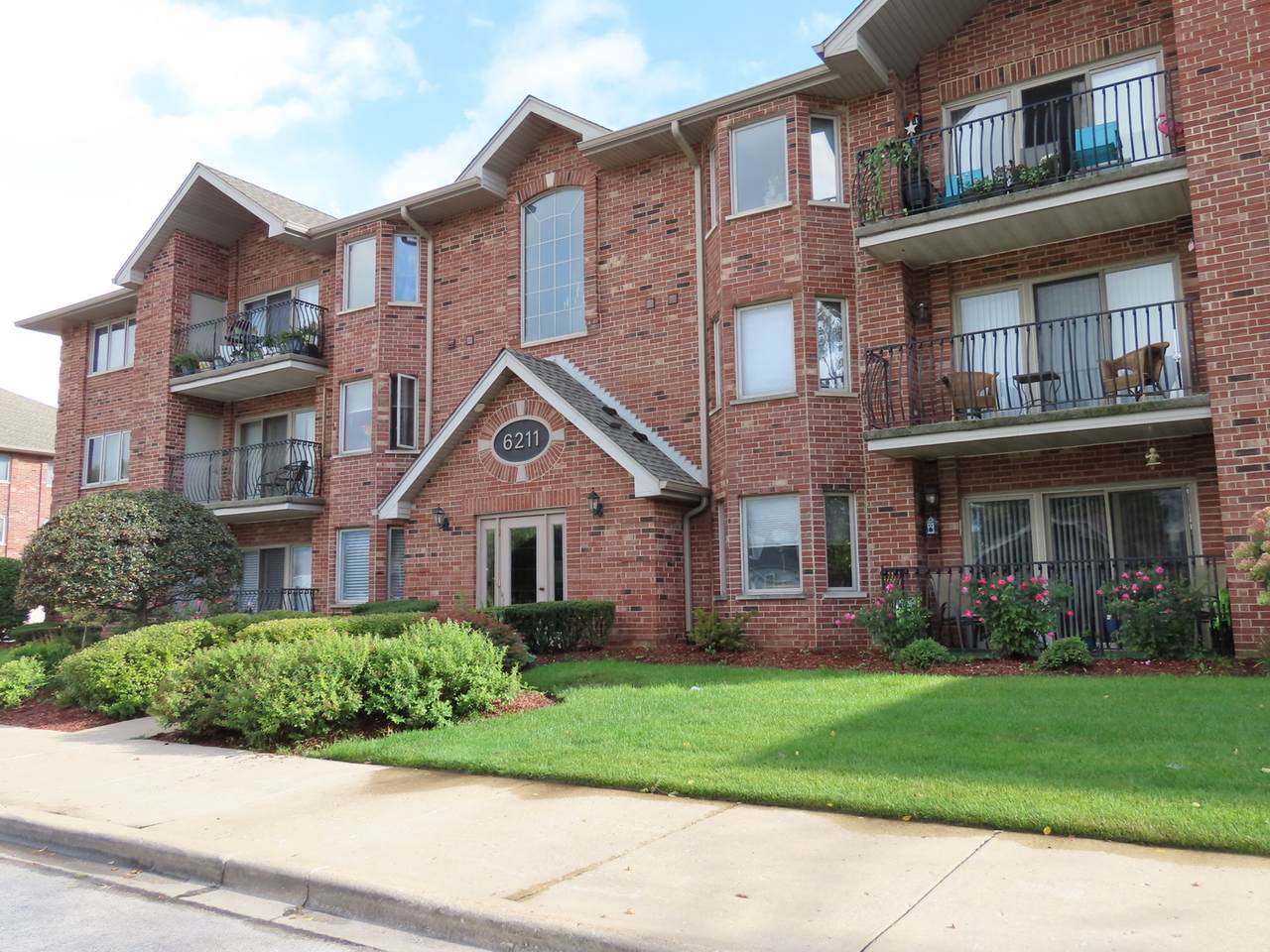 6211 94th Street - Photo 1