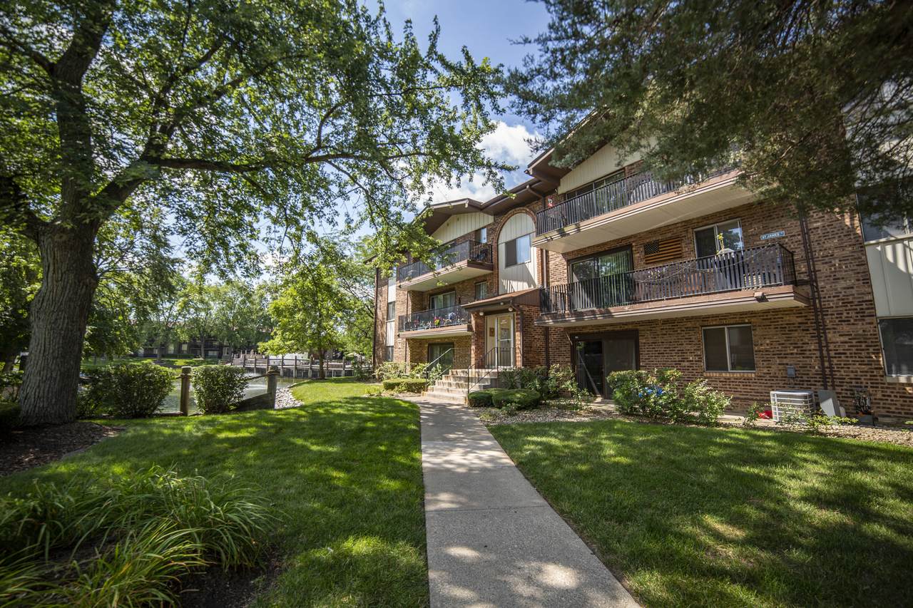 5225 James Lane - Photo 1