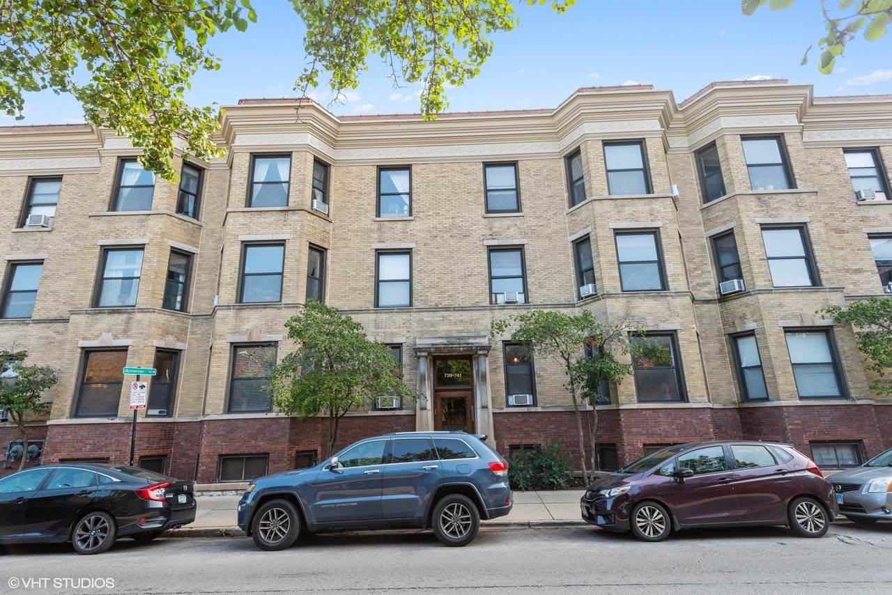 739 Wellington Avenue - Photo 1