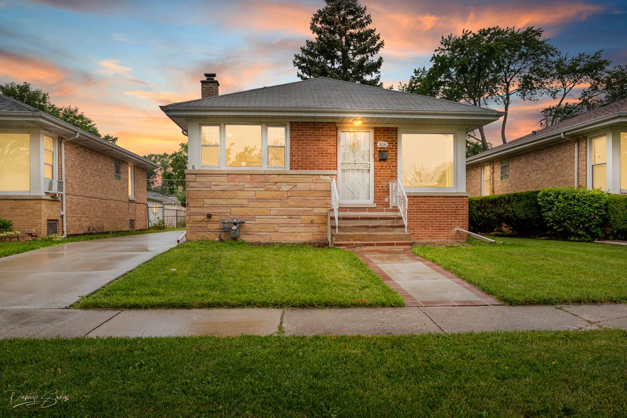 504 49th Avenue - Photo 1