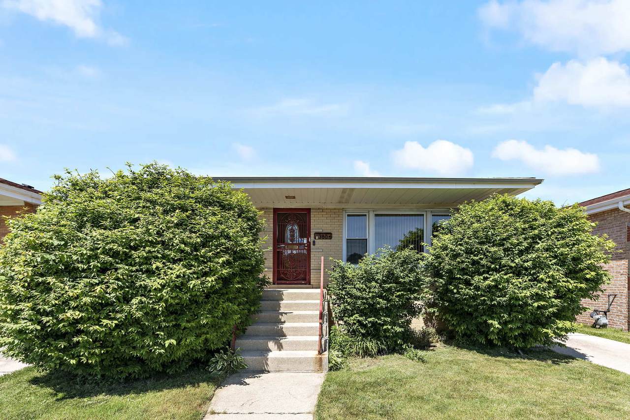 380 Bensley Avenue - Photo 1