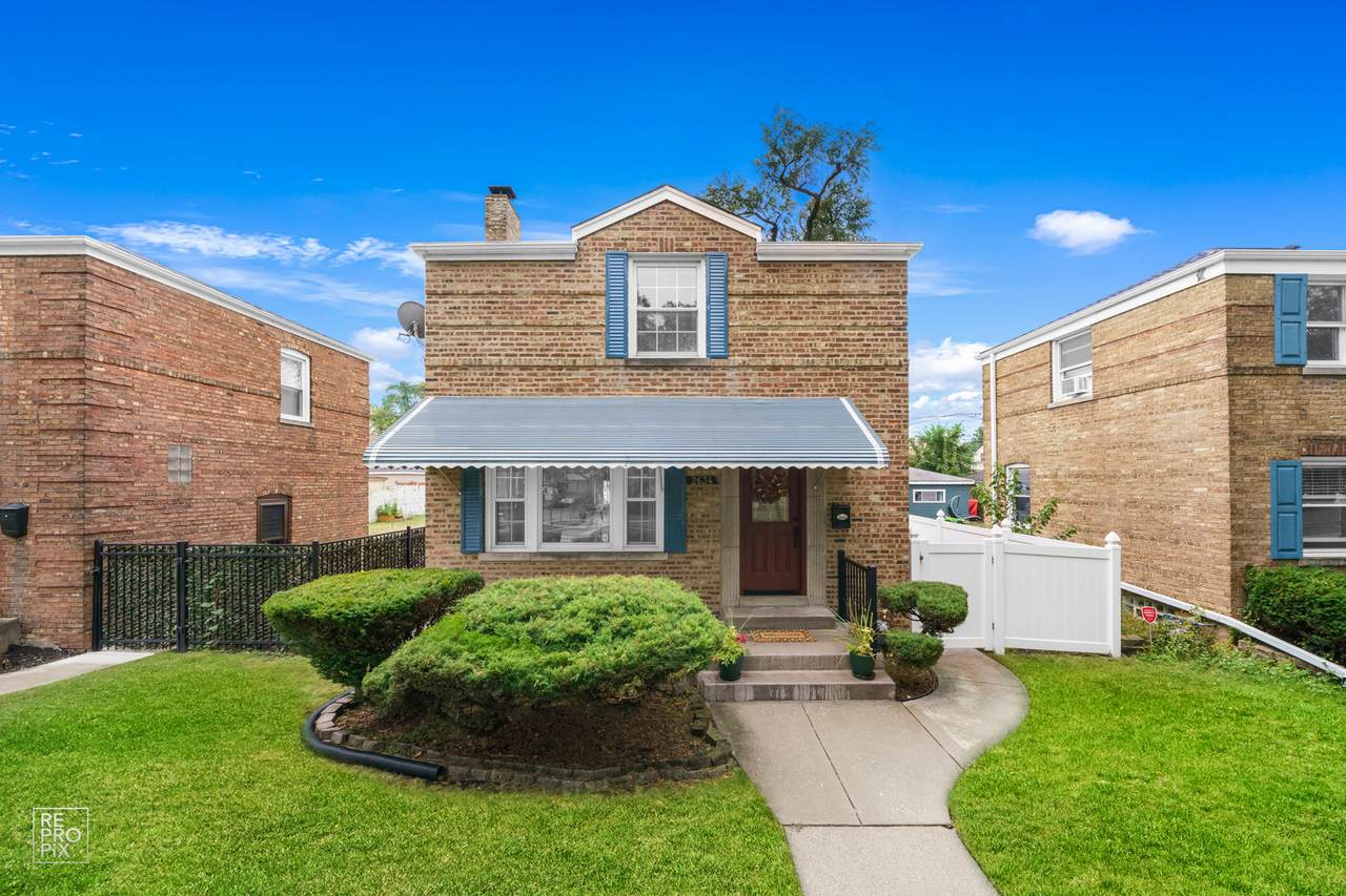 2634 Oak Street - Photo 1