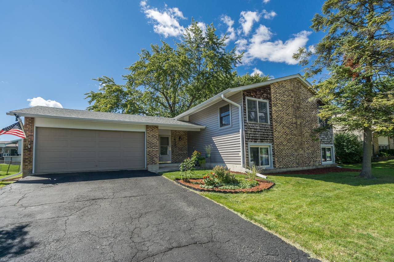 1417 Armstrong Lane - Photo 1