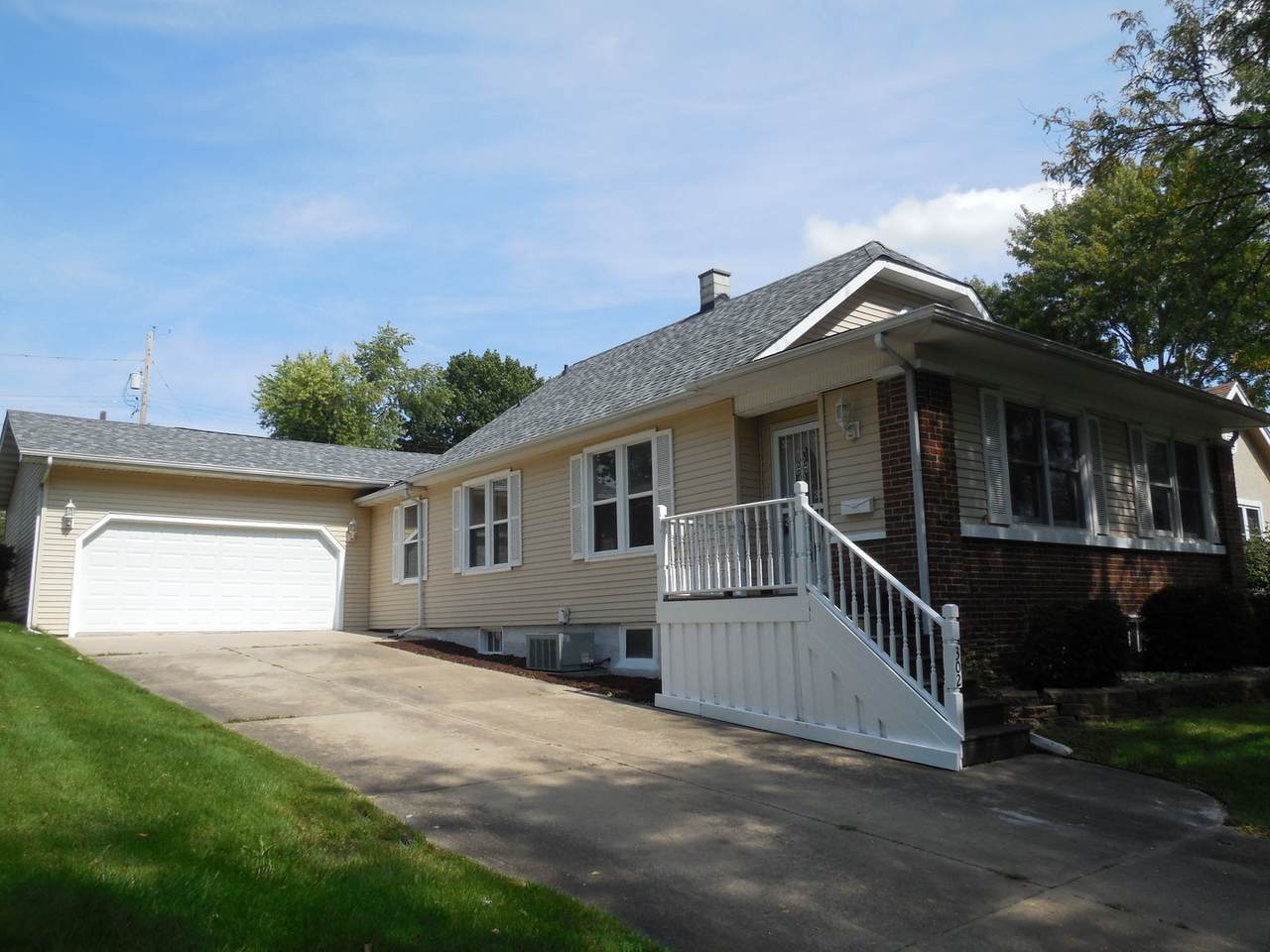 302 Devlin Street - Photo 1