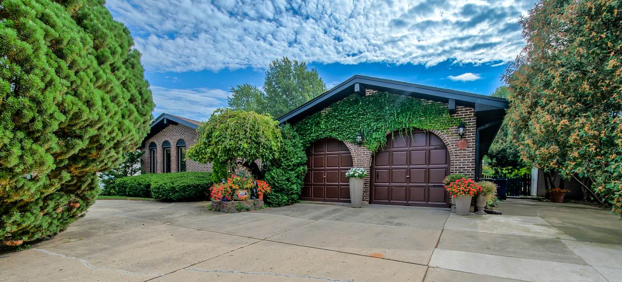 851 Spring Cove Drive - Photo 1