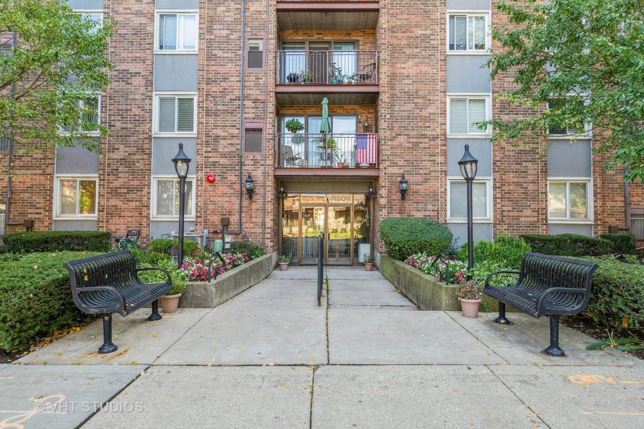 825 Pearson Street - Photo 1