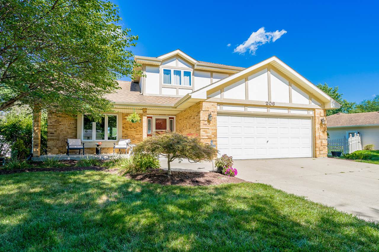 206 Julianne Drive - Photo 1