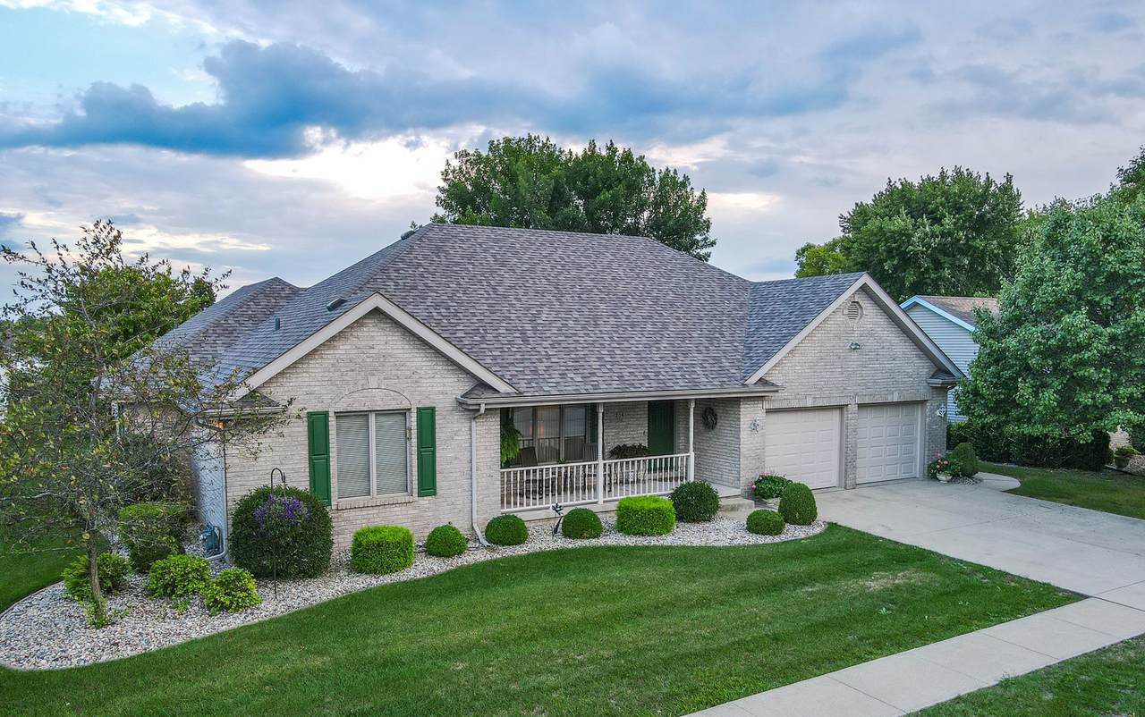 204 Greenbriar Lane - Photo 1