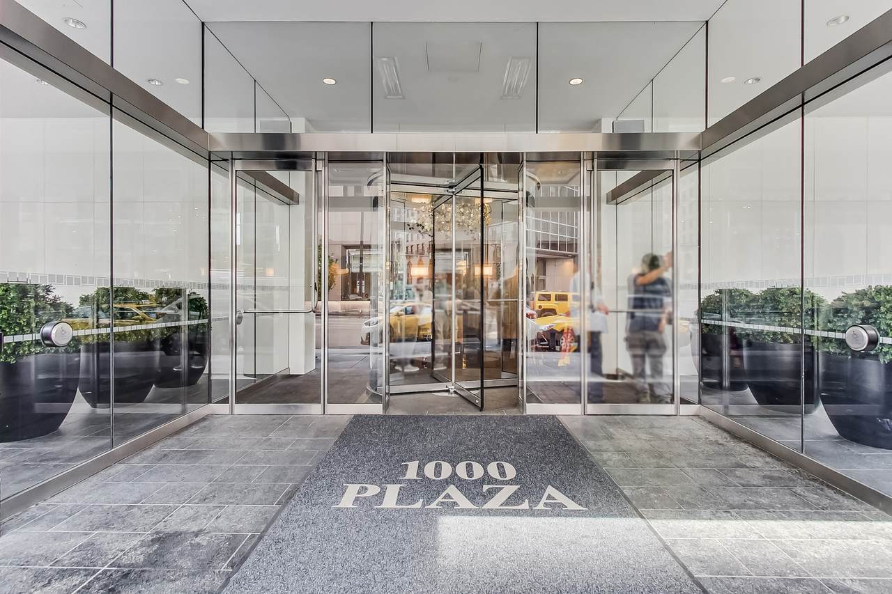 1000 Lake Shore Dr Plaza - Photo 1