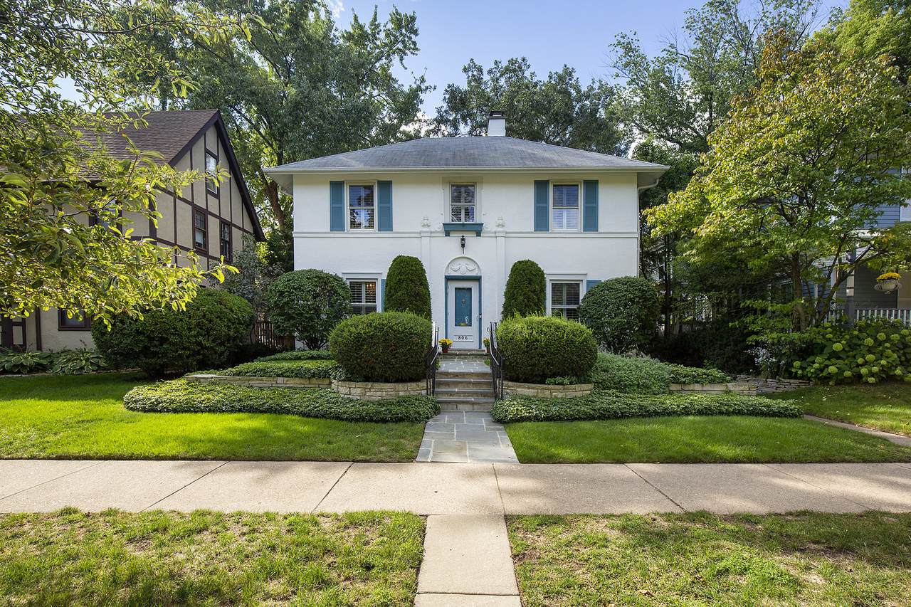 806 Clinton Place - Photo 1