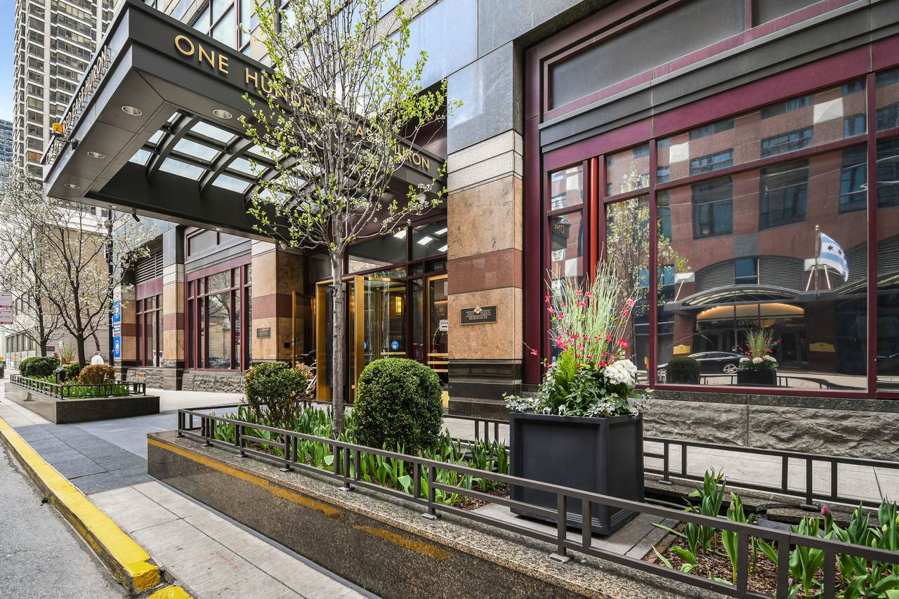100 Huron Street - Photo 1