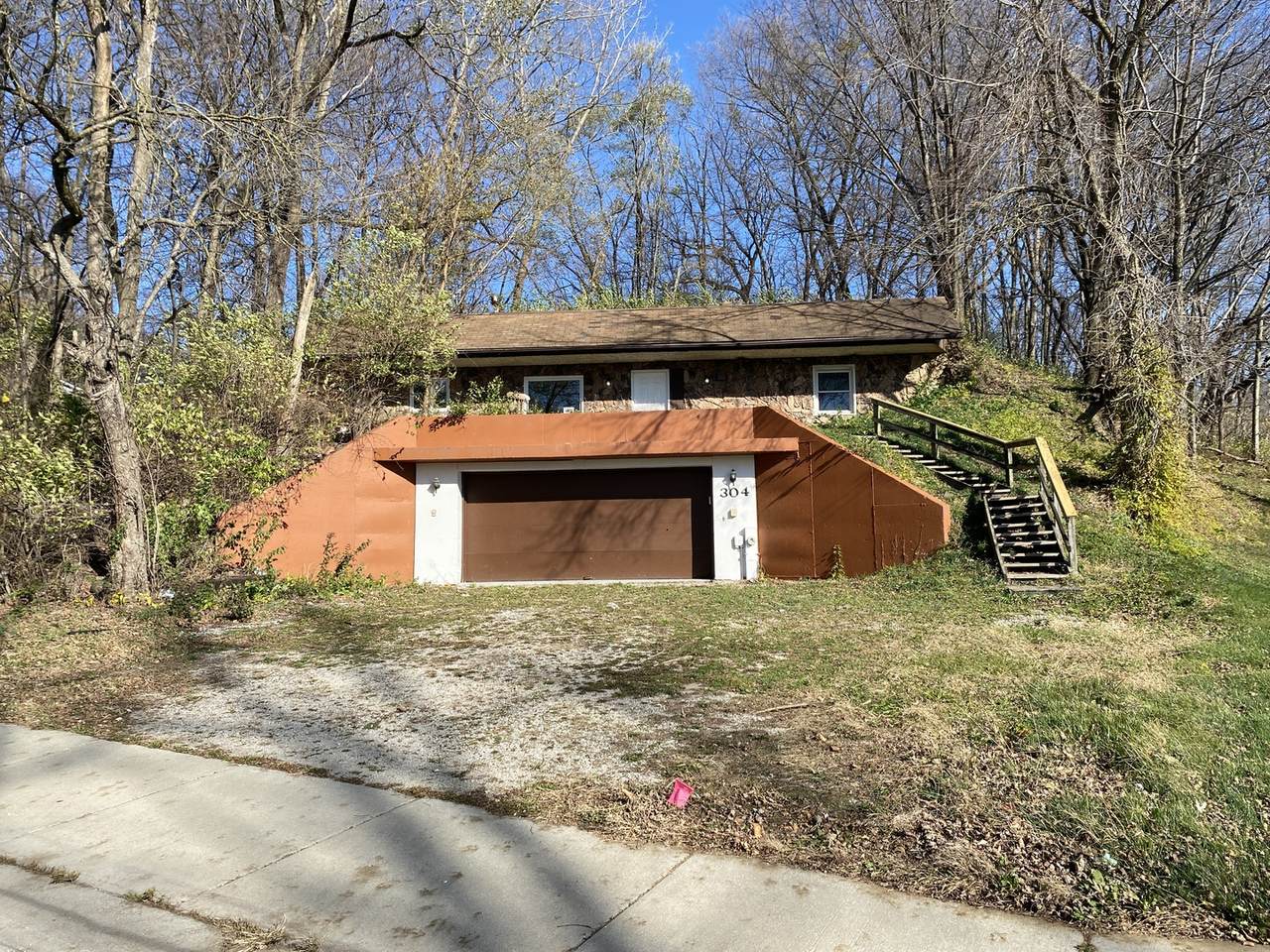 304 Thornes Street - Photo 1