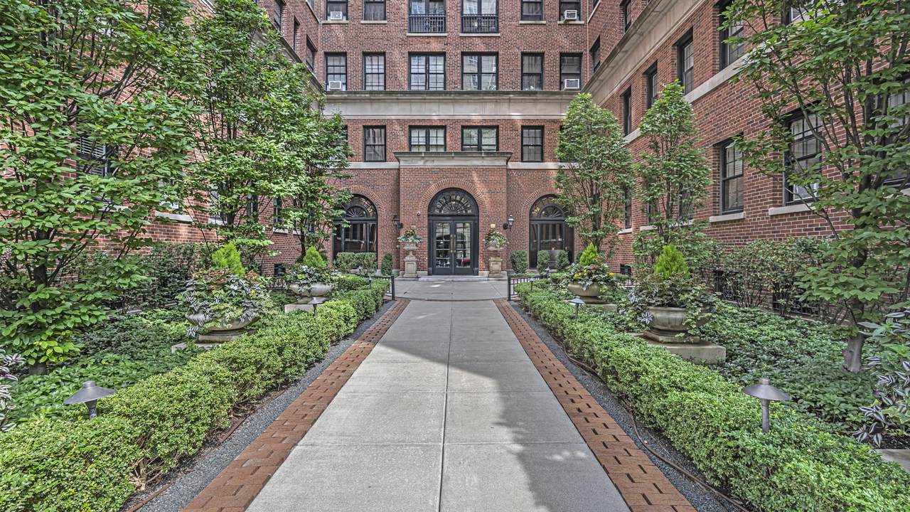 400 Deming Place - Photo 1