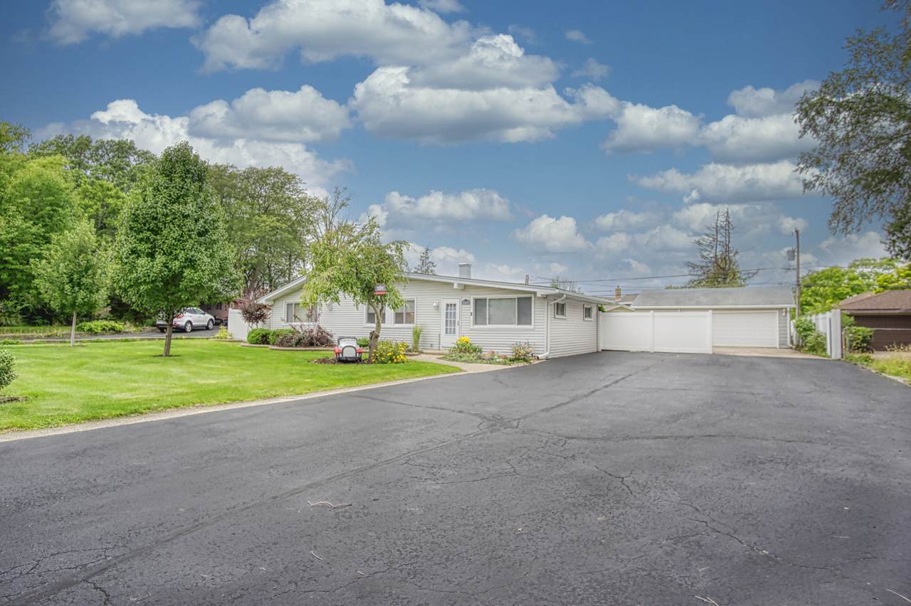 17W520 Butterfield Road - Photo 1