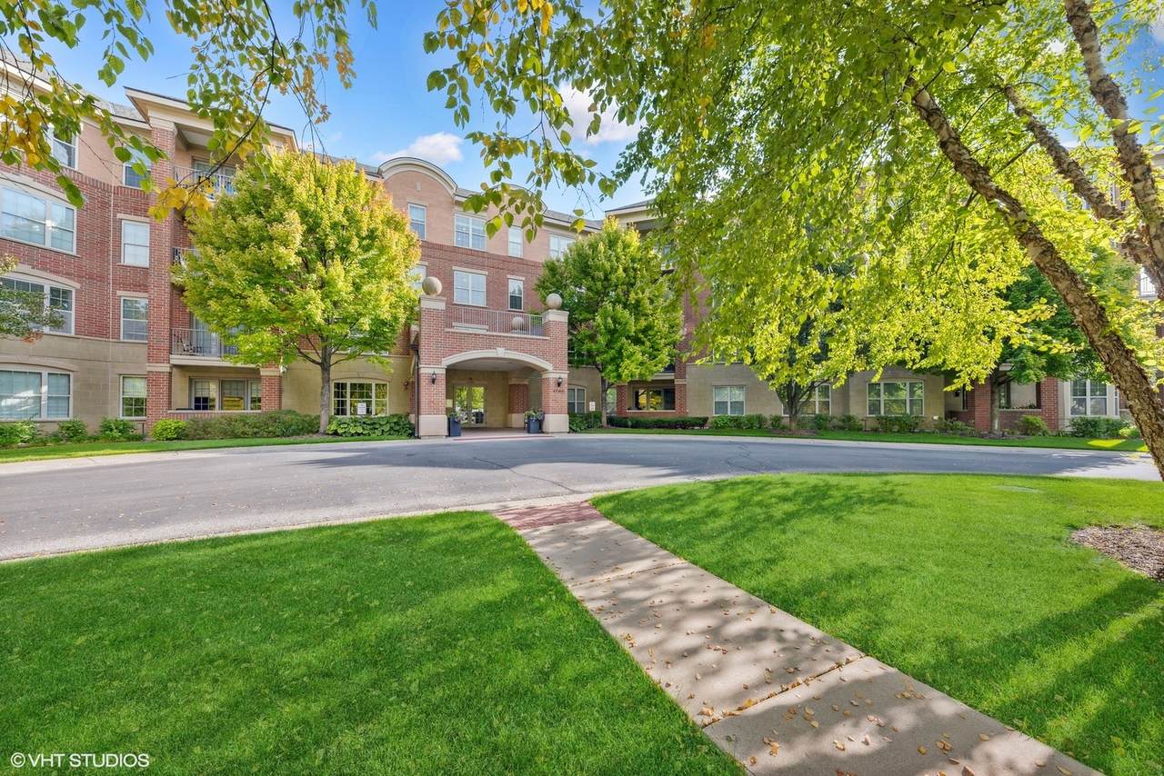 2700 Summit Drive - Photo 1