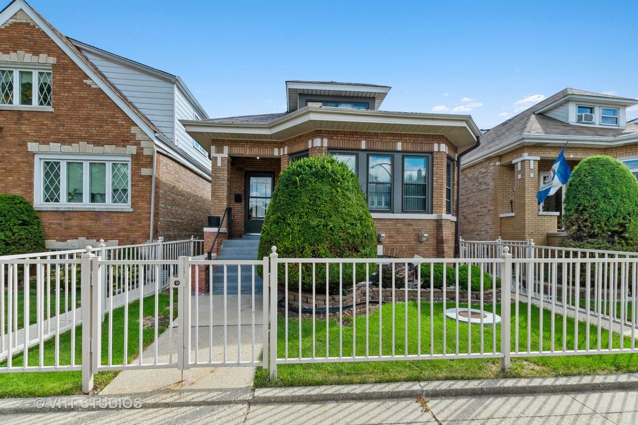 4931 Kildare Avenue - Photo 1