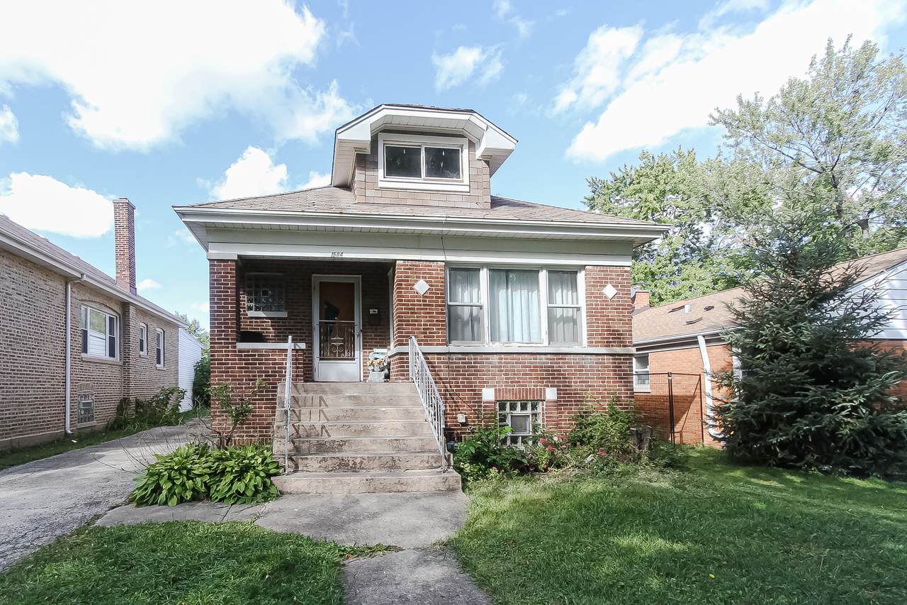 1584 Forest Avenue - Photo 1
