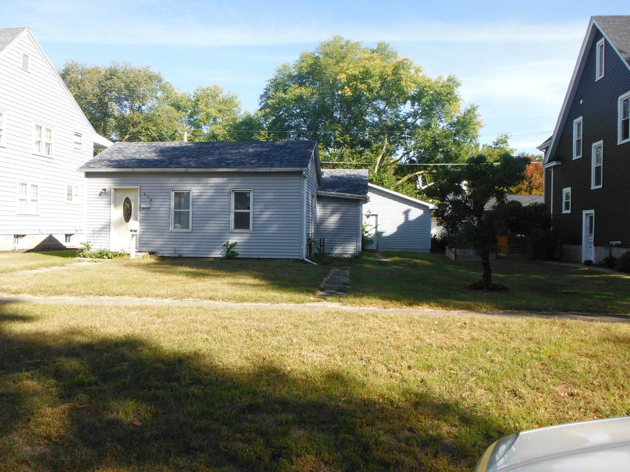 426 Illinois Avenue - Photo 1