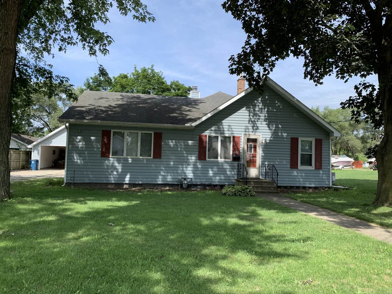 1527 Pine Street - Photo 1