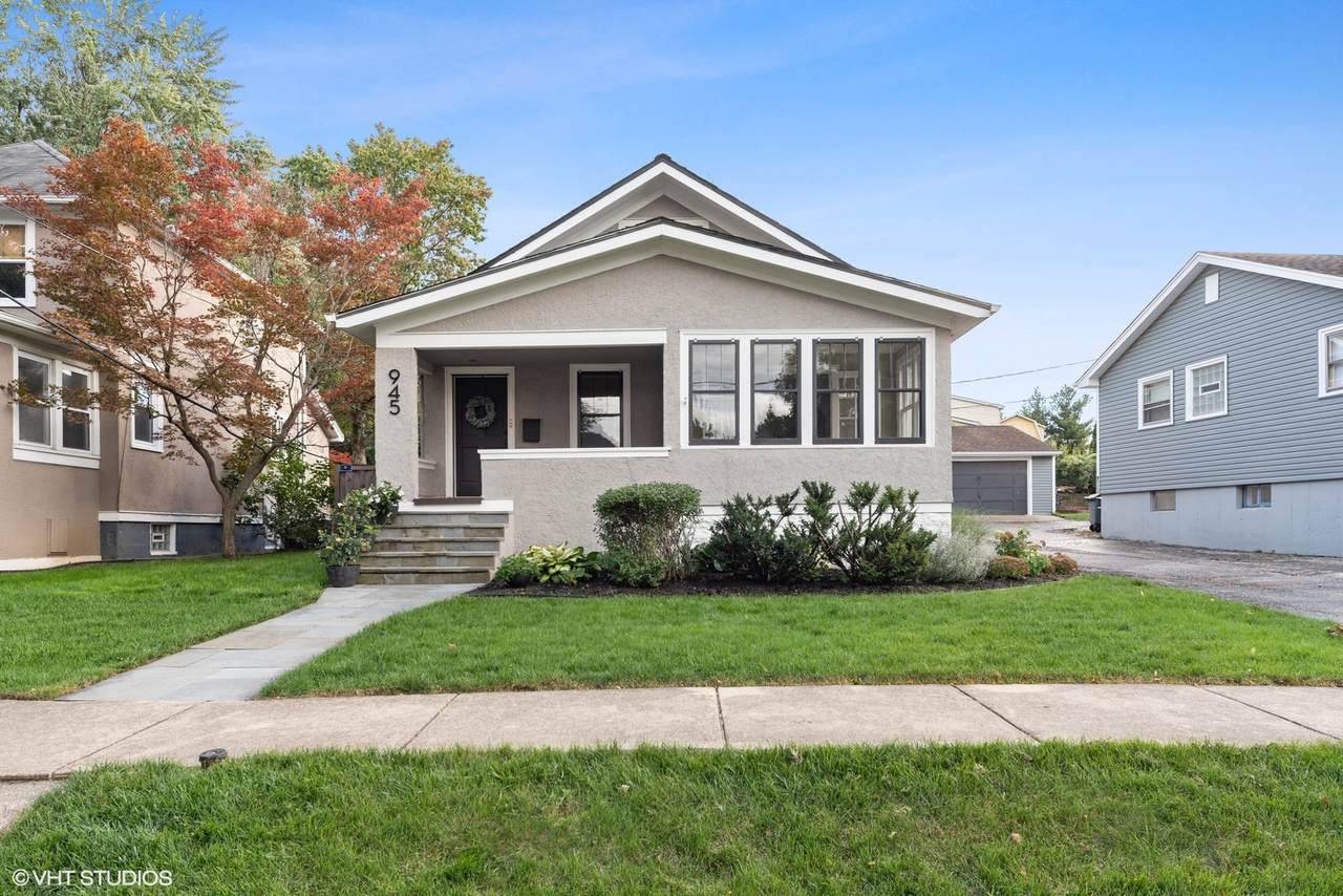 945 Summit Street - Photo 1