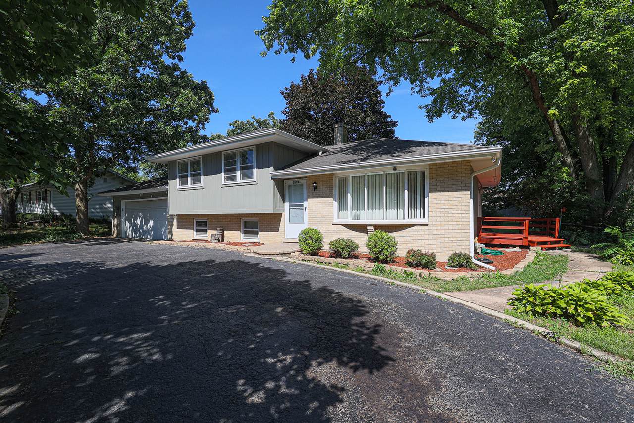 0N061 Easton Avenue - Photo 1