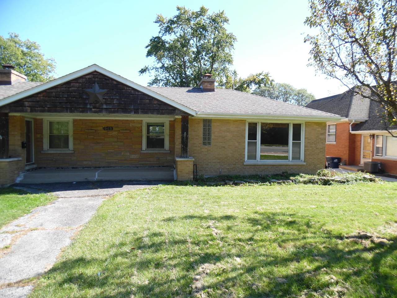 945 La Grange Road - Photo 1