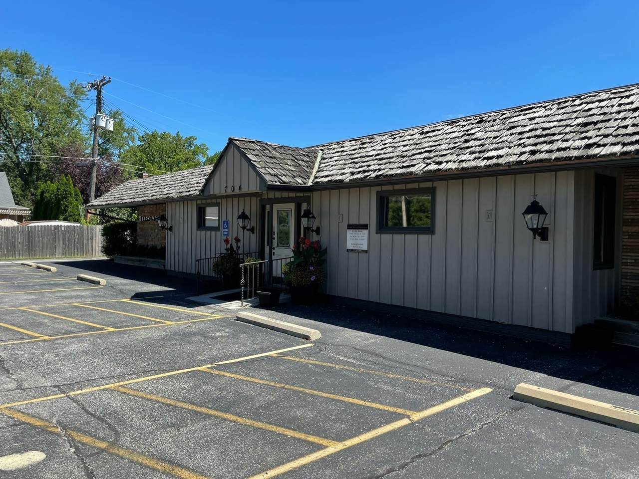 704 Mcgregor Street - Photo 1