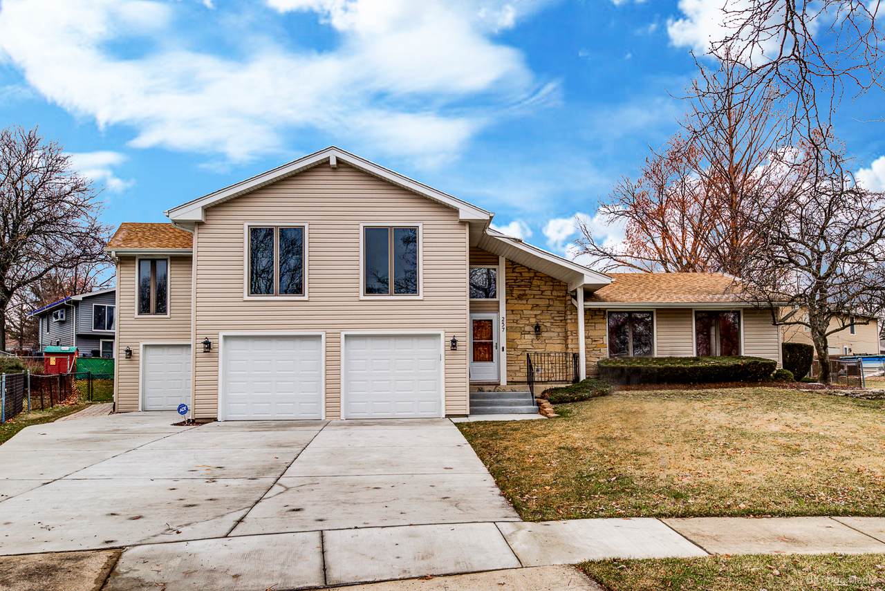 257 Hawthorne Drive - Photo 1