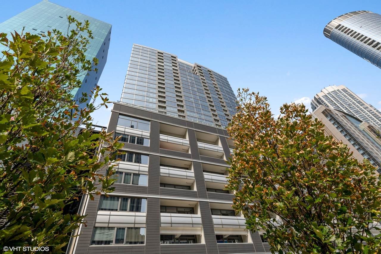 240 Illinois Street - Photo 1
