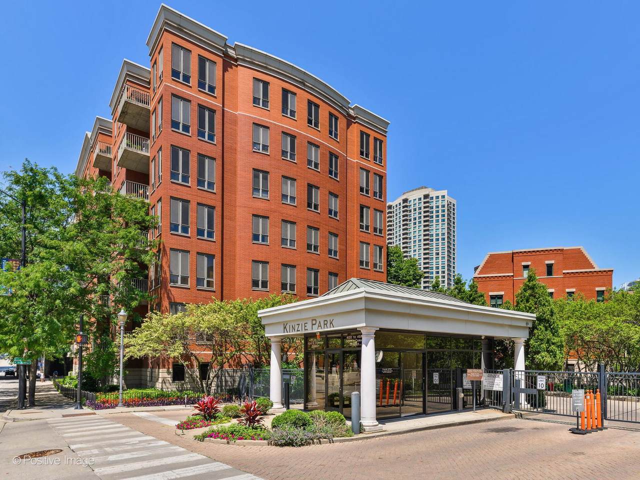 400 Clinton Street - Photo 1