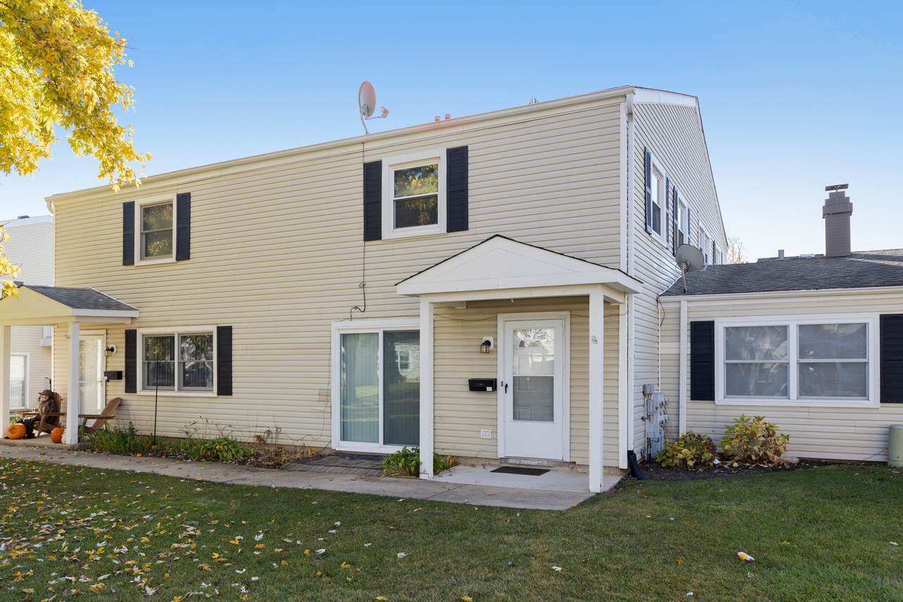 328 Joan Court - Photo 1