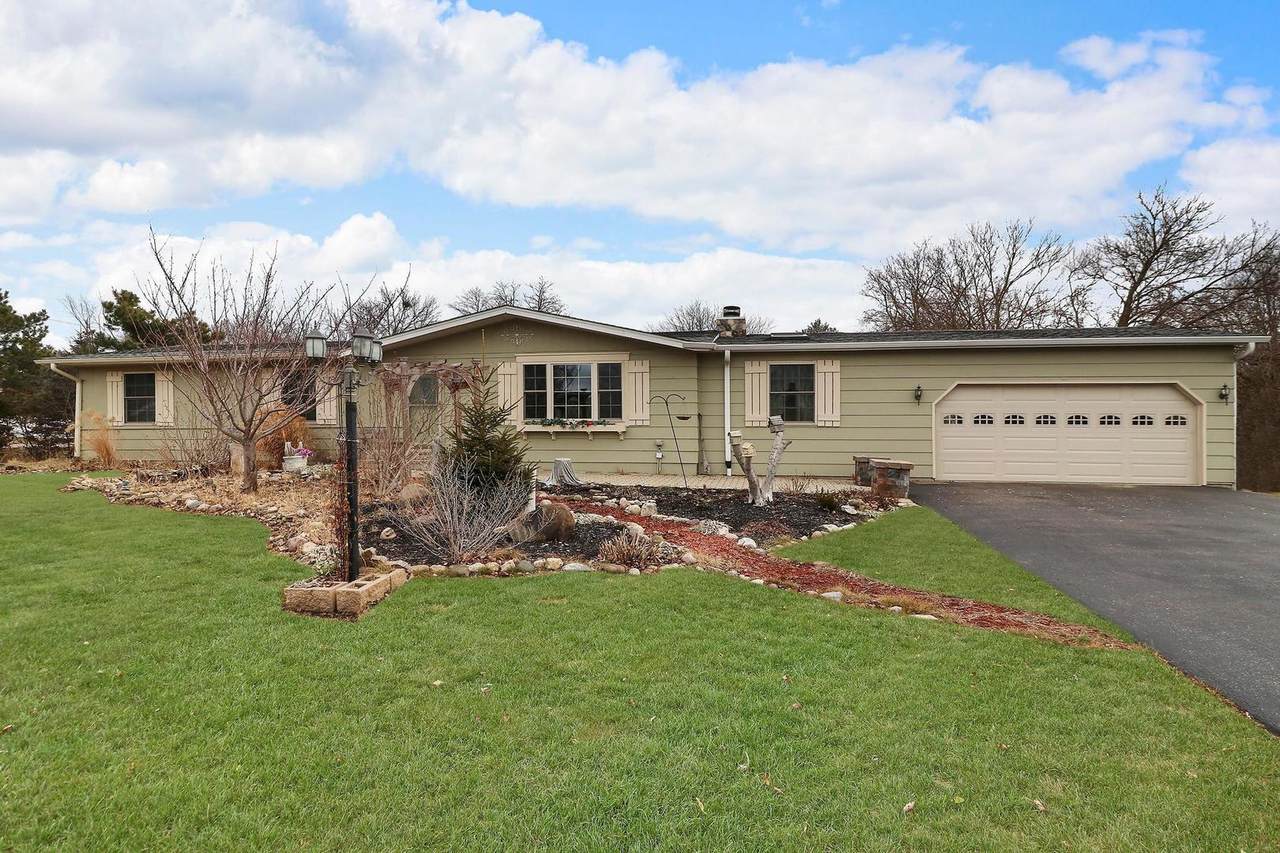 1514 Hillside Lane - Photo 1