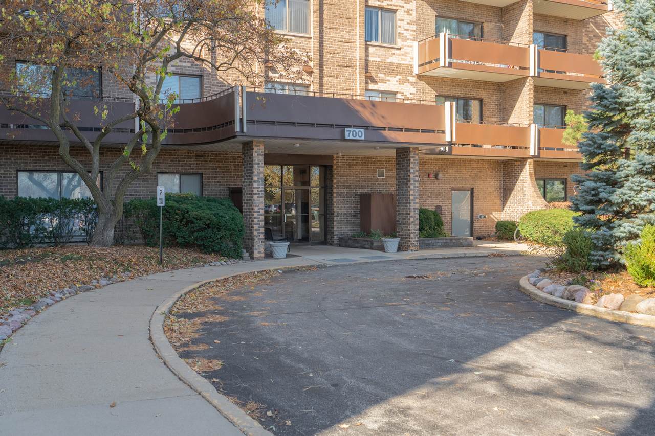 700 Wellington Avenue - Photo 1