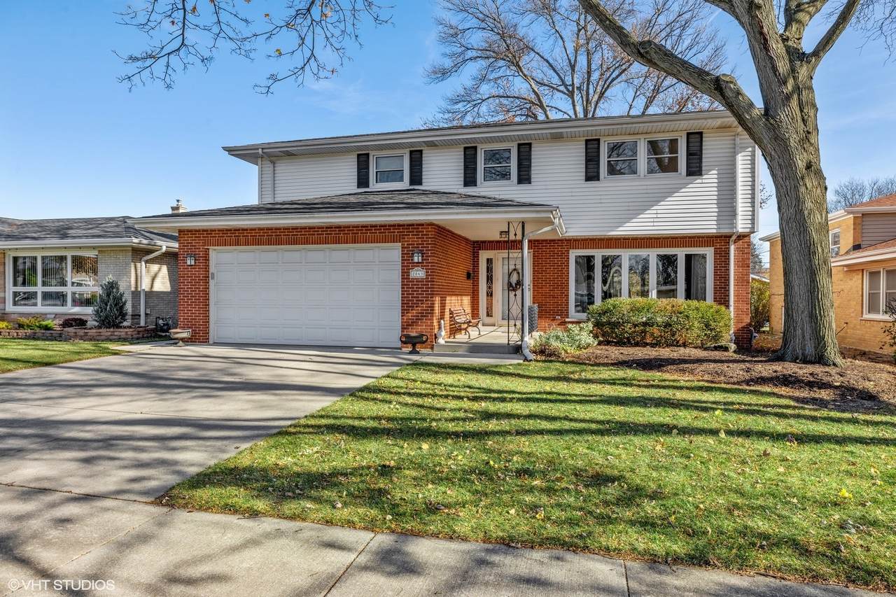 2843 Kensington Avenue - Photo 1