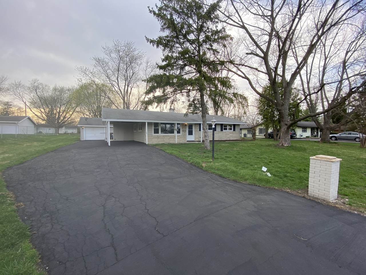18520 Baker Avenue - Photo 1