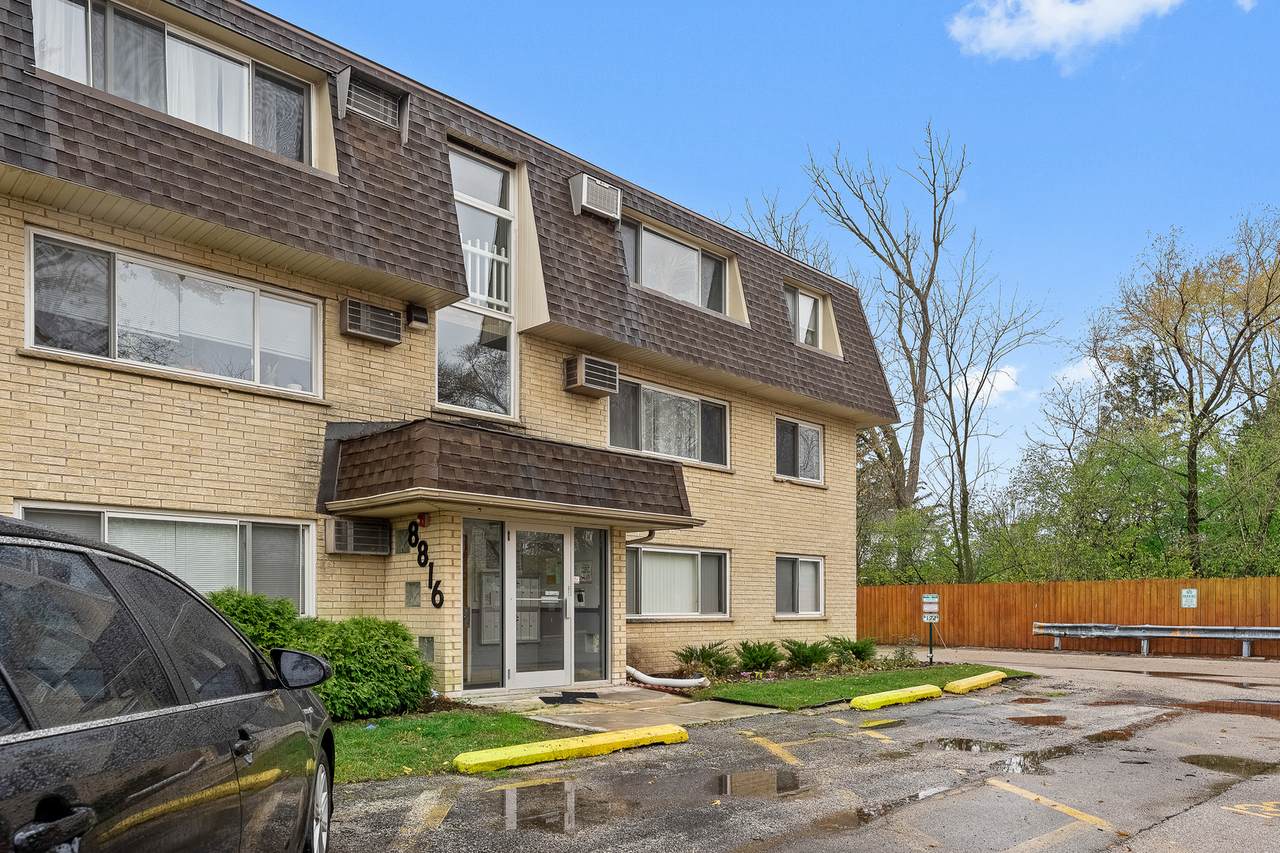 8816 Briar Court - Photo 1