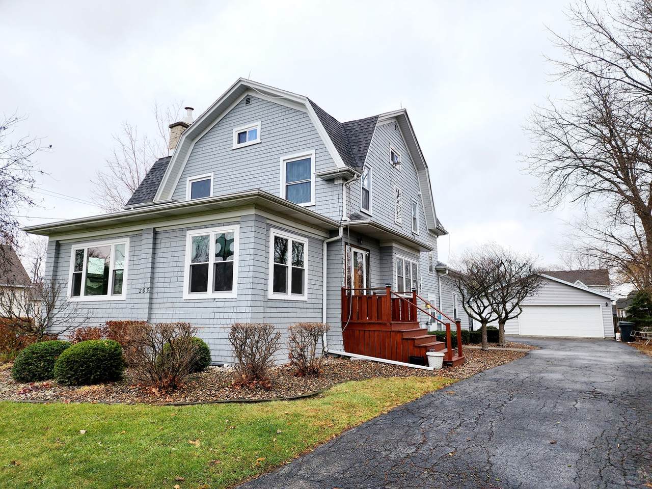 205 Lake Street - Photo 1