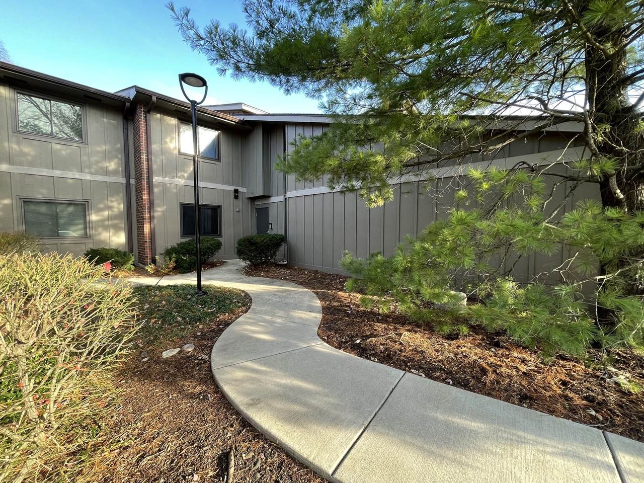 2S531 Emerald Green Drive - Photo 1