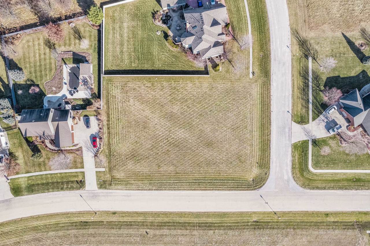 1700 Blue Jay Lane - Photo 1