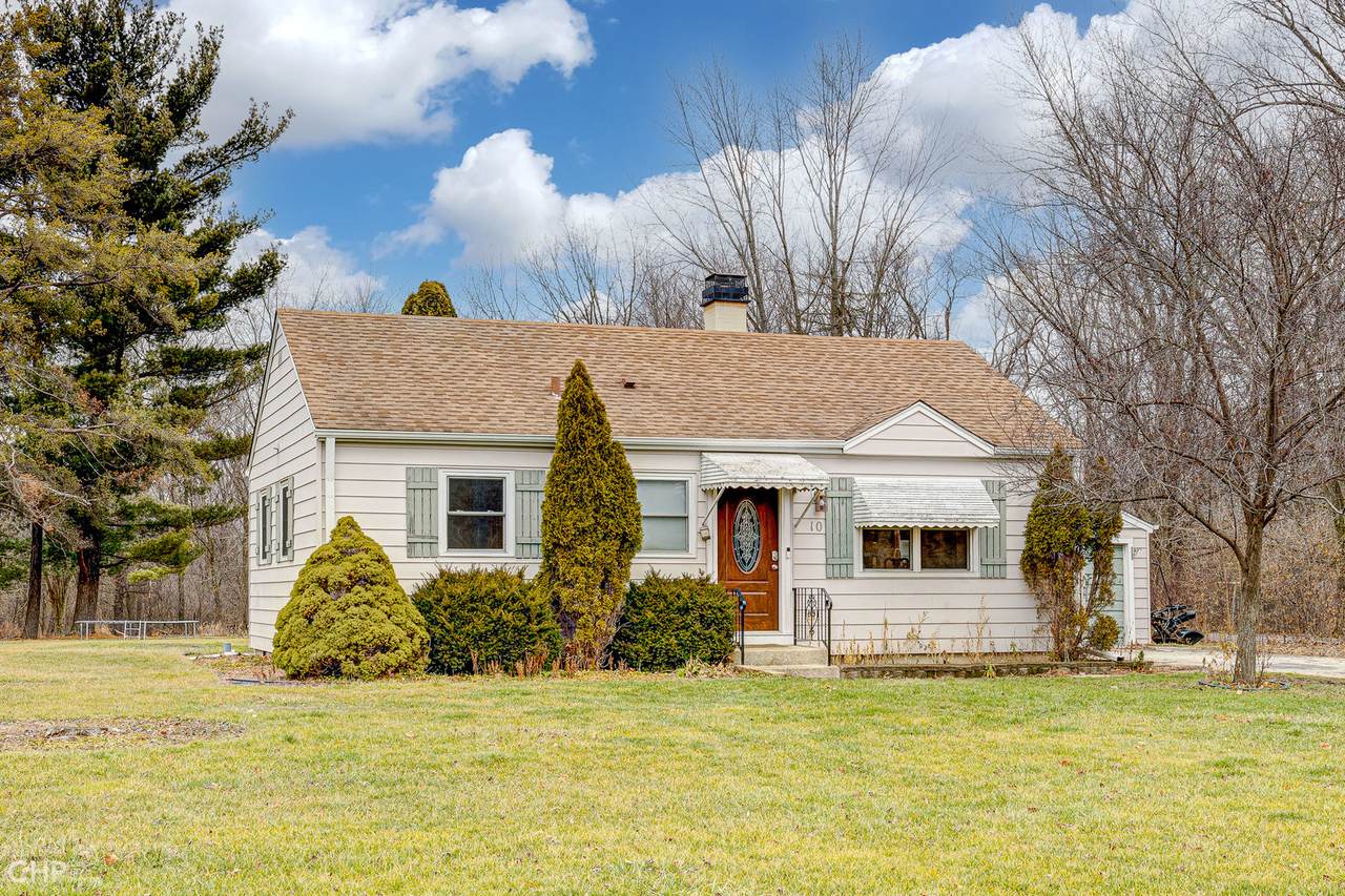 10 Hawthorne Avenue - Photo 1