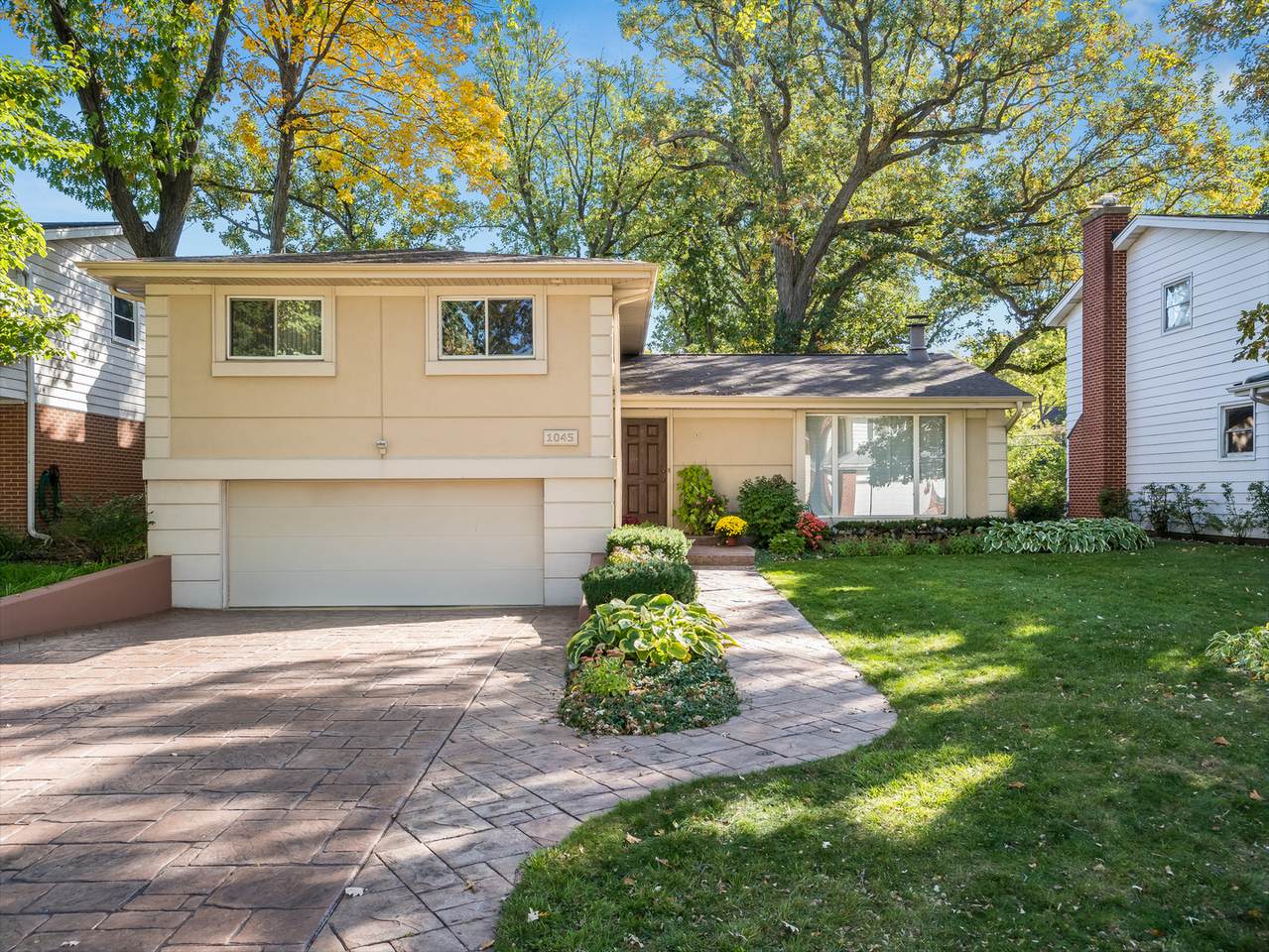 1045 Knollwood Road - Photo 1